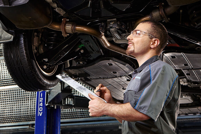 revisiones inspecciones y mantenimiento de coches